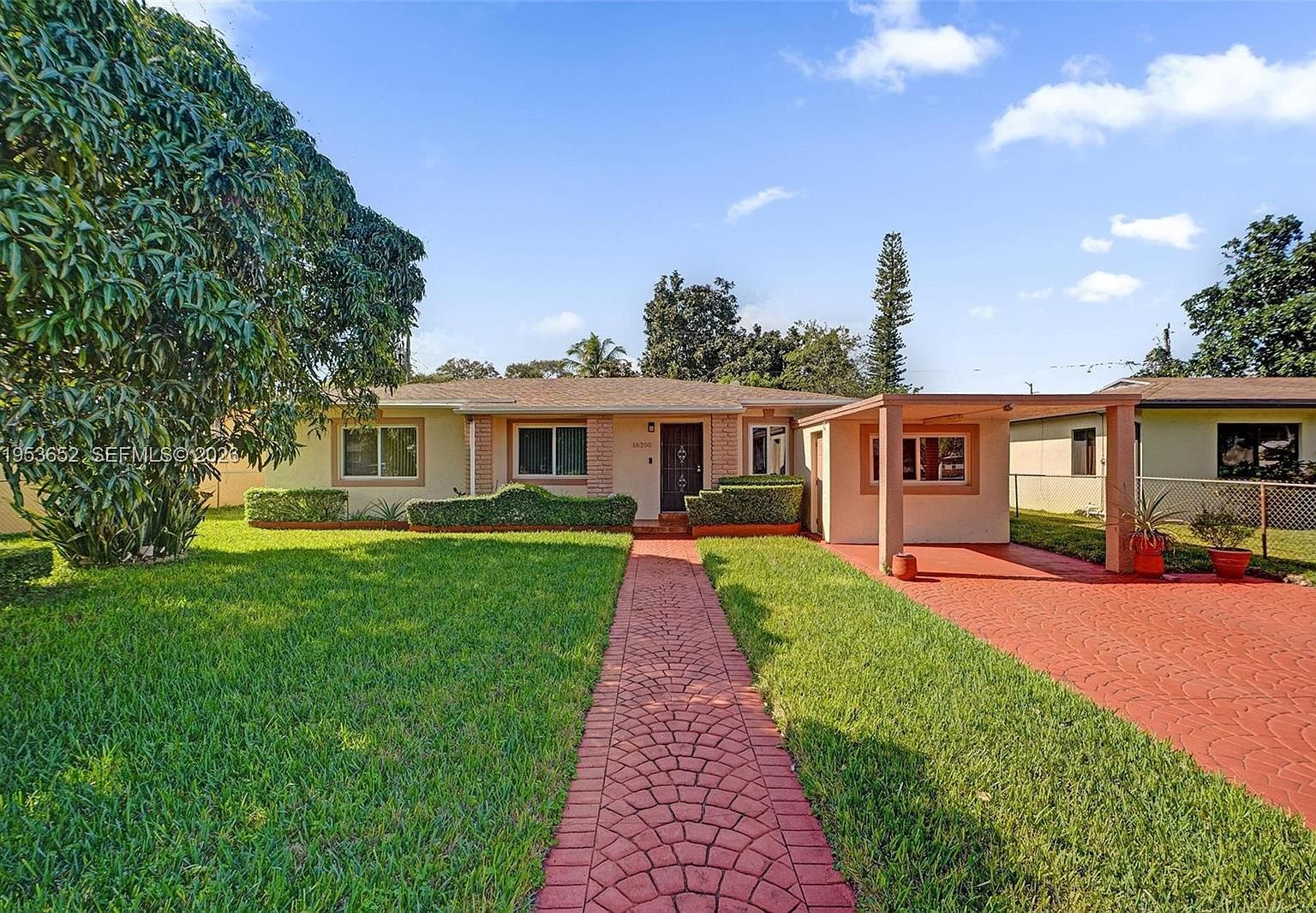 16200 NE 8th Ct North Miami Beach, FL 33162 - Thumbnail 2