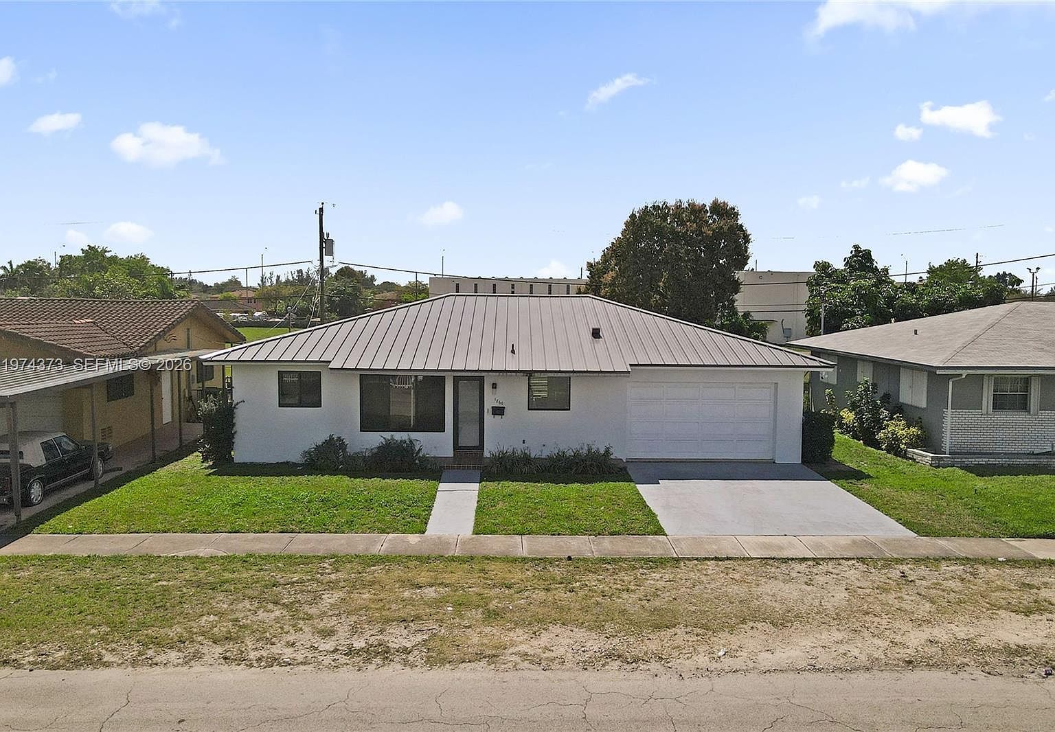 1860 NW 121st St Miami, FL 33167 - Thumbnail 2