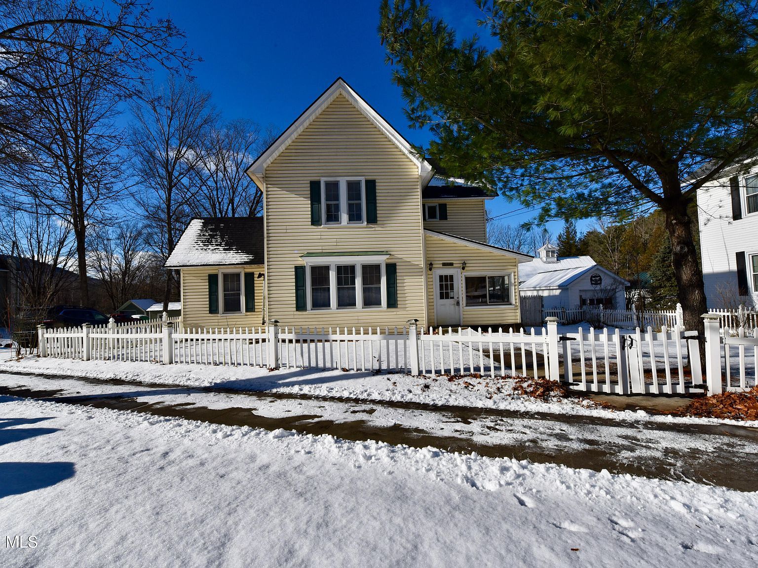 209 Lake Ave Lake Luzerne, NY 12846 - Thumbnail 2