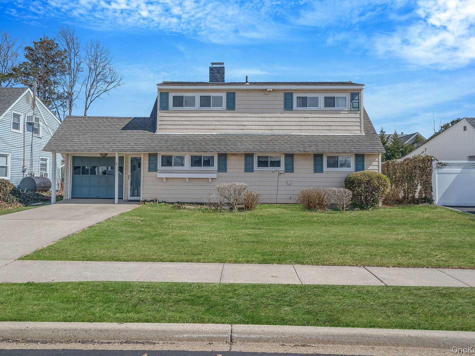 7 Woodpecker Ln Levittown, NY 11756 - Thumbnail 2