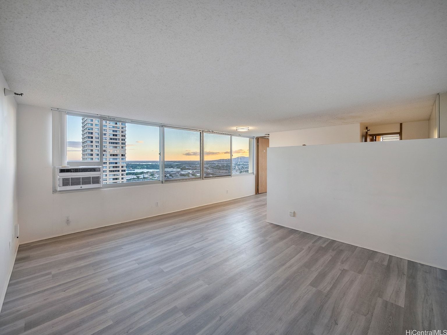 1060 Kamehameha Hwy APT 3302B Pearl City, HI 96782 - Thumbnail 2