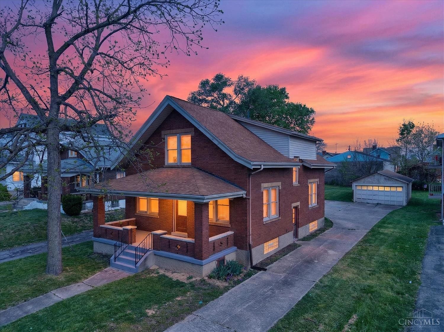 1586 W Galbraith Rd Cincinnati, OH 45231  | Single Family