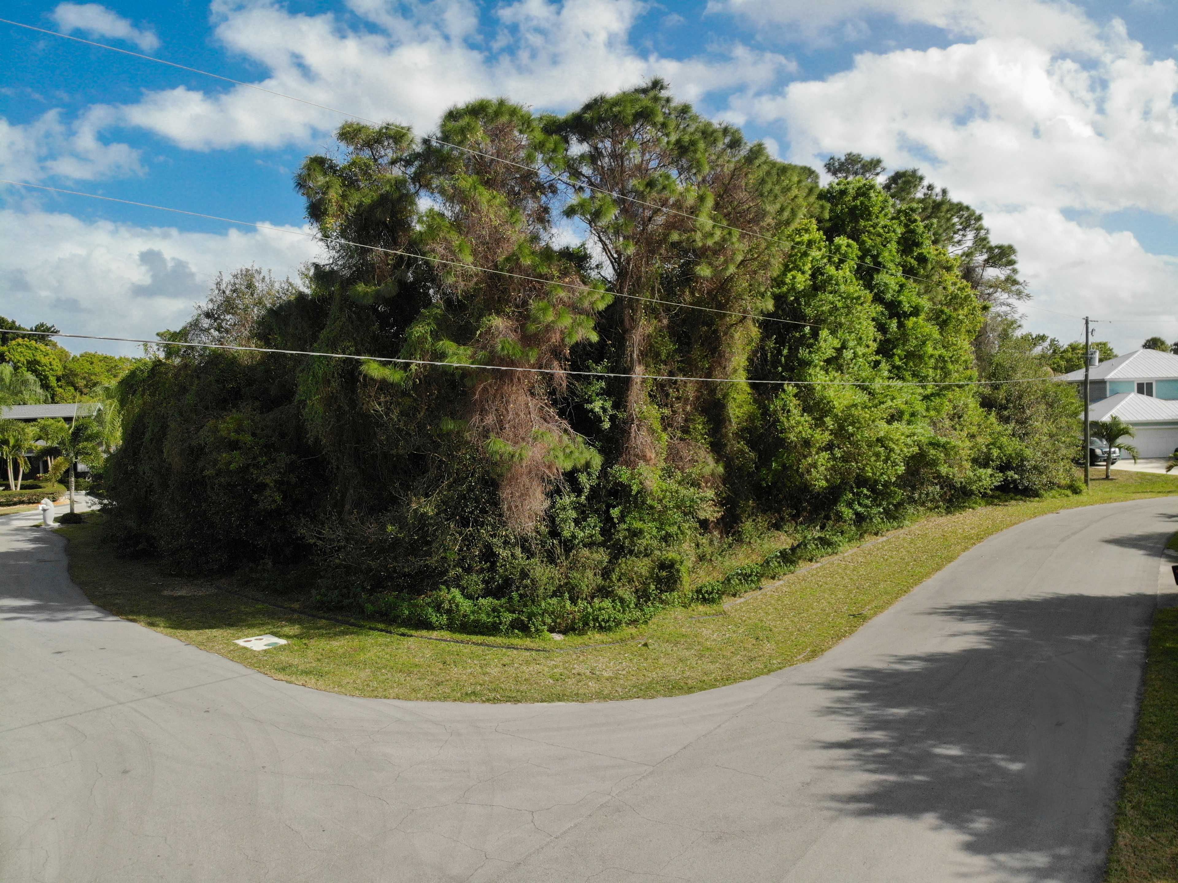 1702 Southeast Ebb Court, Port St. Lucie, FL, USA - Thumbnail 2