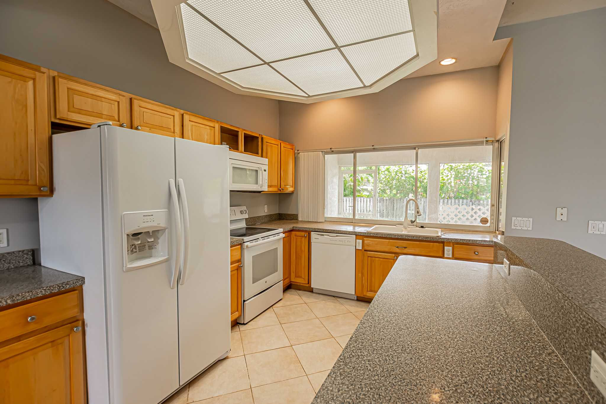 558 Southwest Hamburg Terrace, Port St. Lucie, FL, USA, 34984 - Thumbnail 3