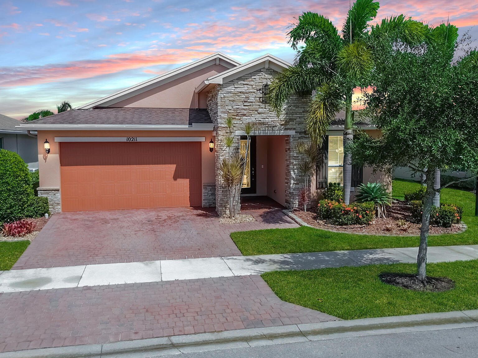 10211 SW Fernwood Ave Port Saint Lucie, FL 34987 - Thumbnail 2