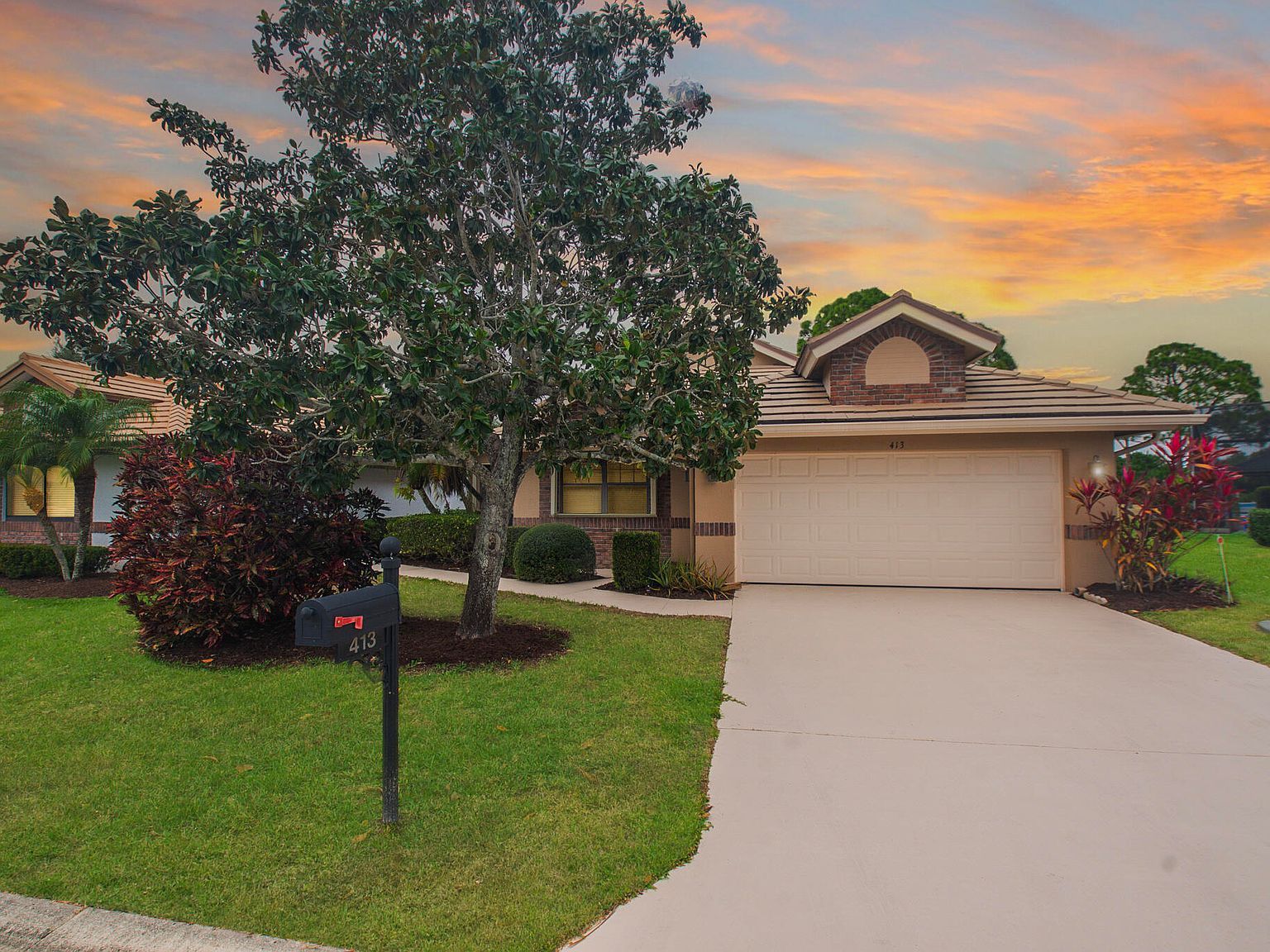 413 SW Jefferson Cir Port Saint Lucie, FL 34986 - Thumbnail 2