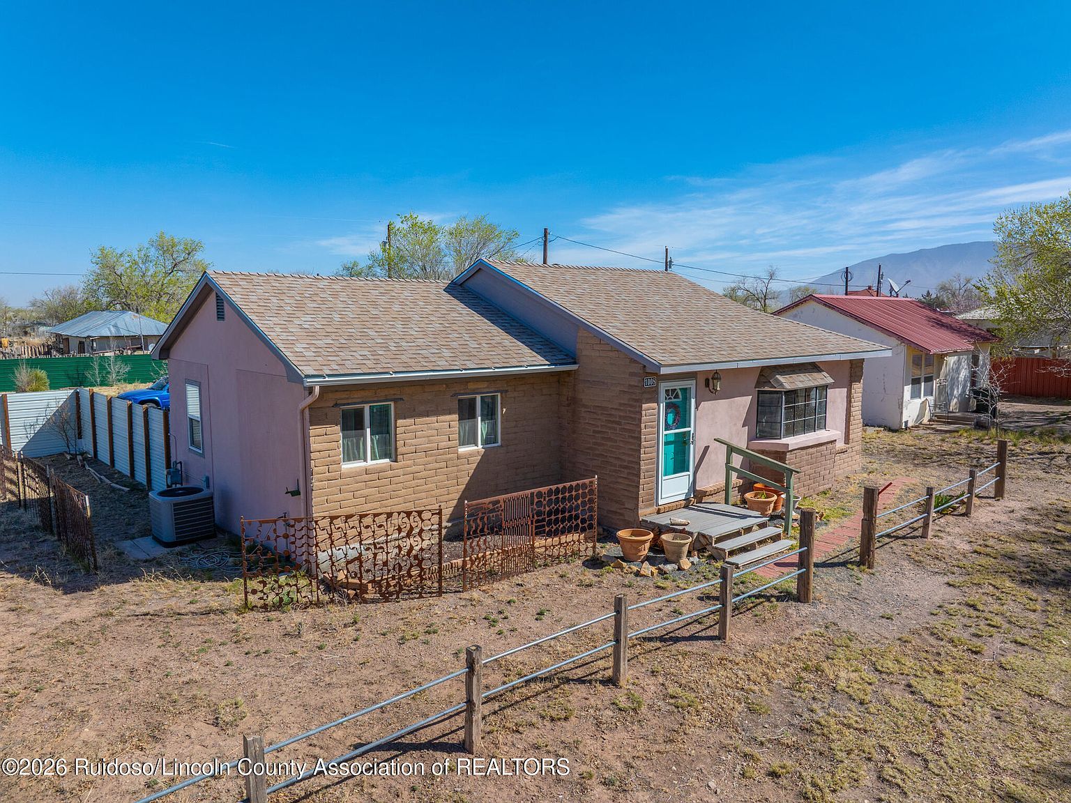 1008 5th St Carrizozo, NM 88301 - Thumbnail 2
