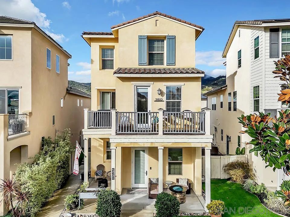 21512 Harmony Village Dr Escondido, CA 92029 - Thumbnail 2