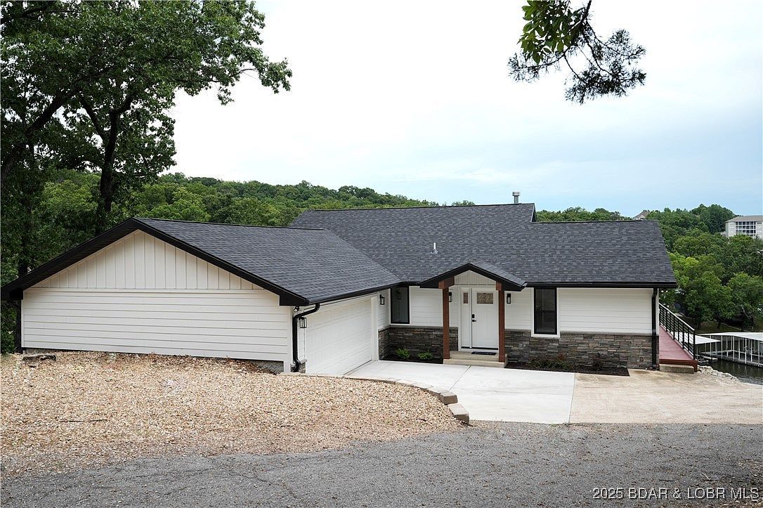 4452 Hamrock Ln Osage Beach, MO 65065 - Thumbnail 2