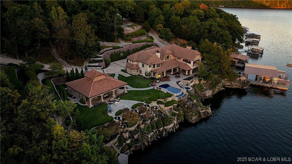 120 Carson Dr Sunrise Beach, MO 65079 - Thumbnail 2