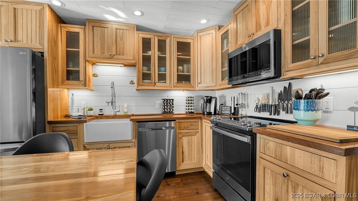 1522 Harbor Point Dr #E-201 Osage Beach, MO 65065, 65065