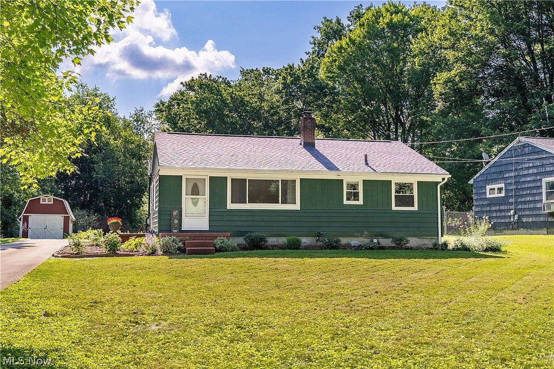 13526 Glenvale Ave NW Uniontown, OH 44685 - Thumbnail 2