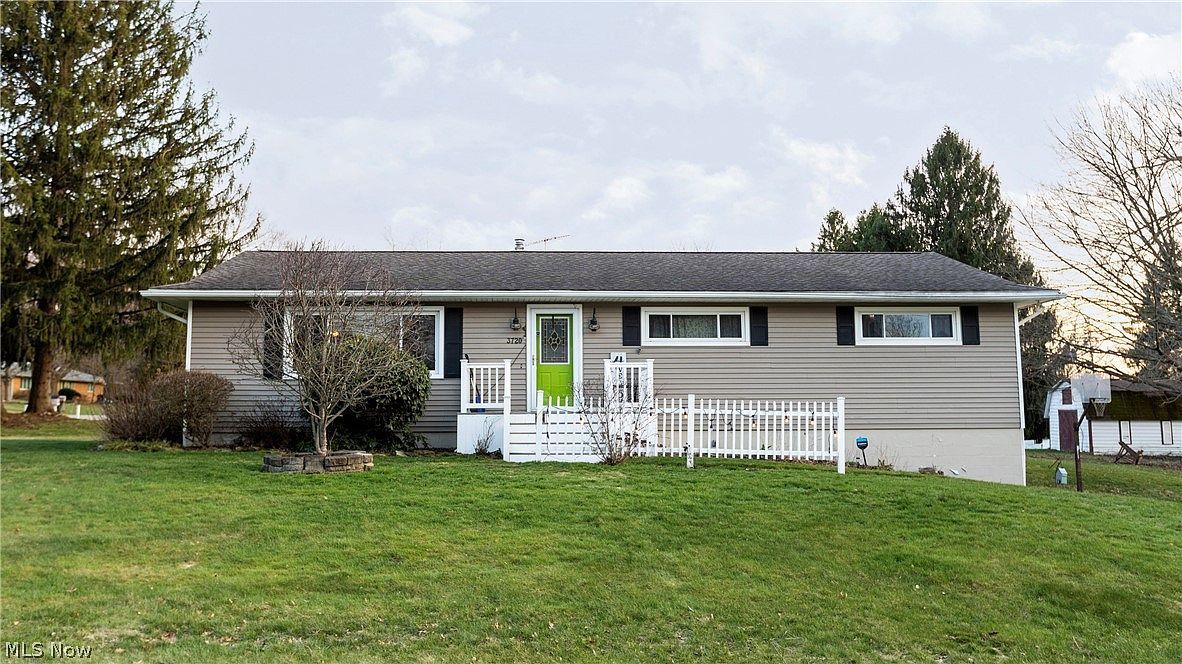 3720 Carl St NW Uniontown, OH 44685  | Single Family