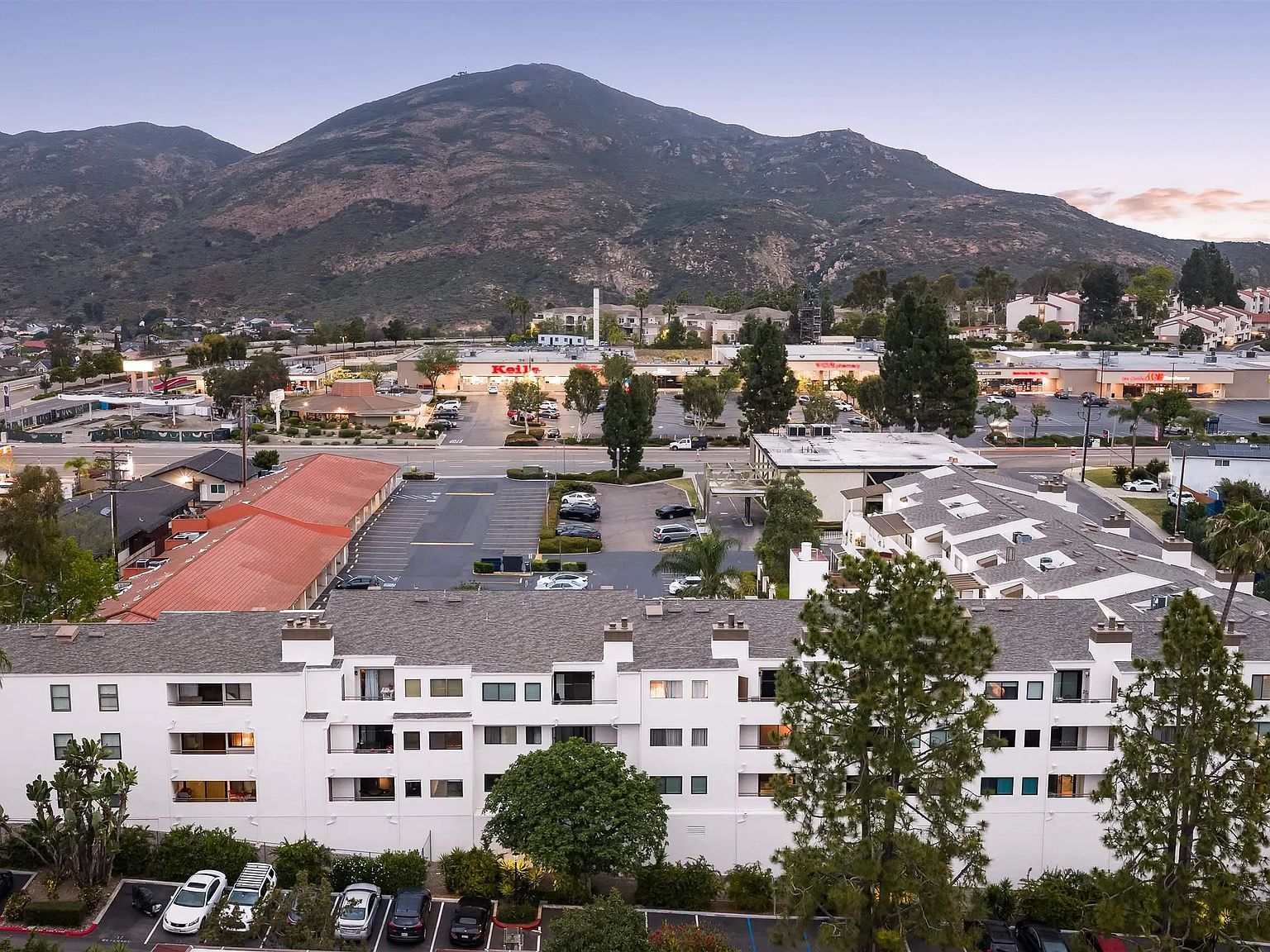 6960 Hyde Park Dr Unit 12 San Diego, CA 92119 - Thumbnail 2