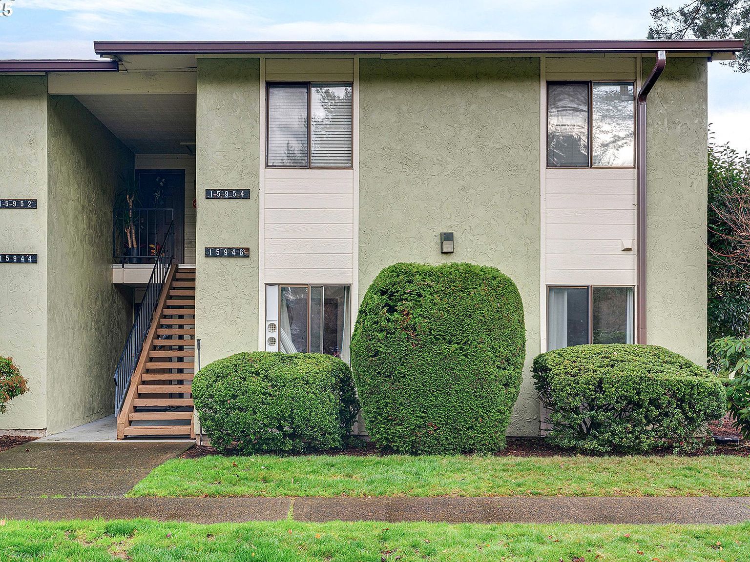 15946 NE Fremont St Portland, OR 97230 - Thumbnail 2