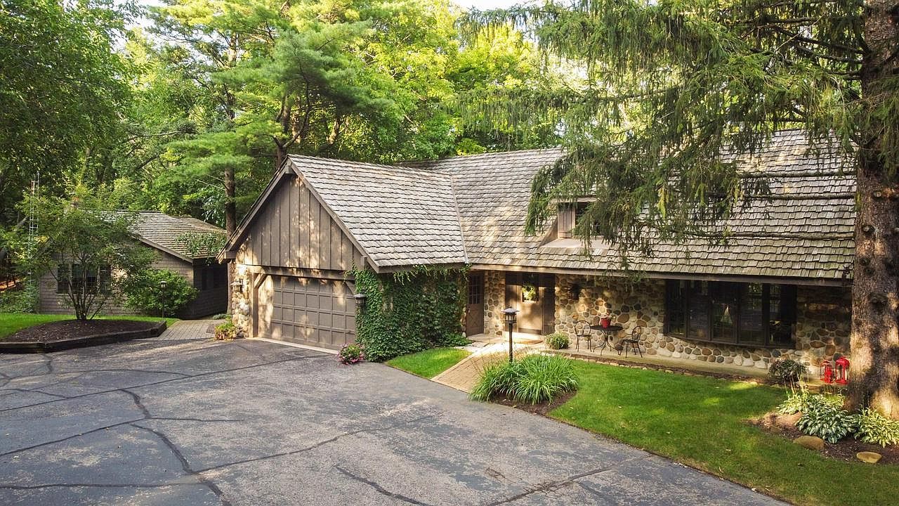 W3895 Timber Lake Rd East Troy, WI 53120 - Thumbnail 2