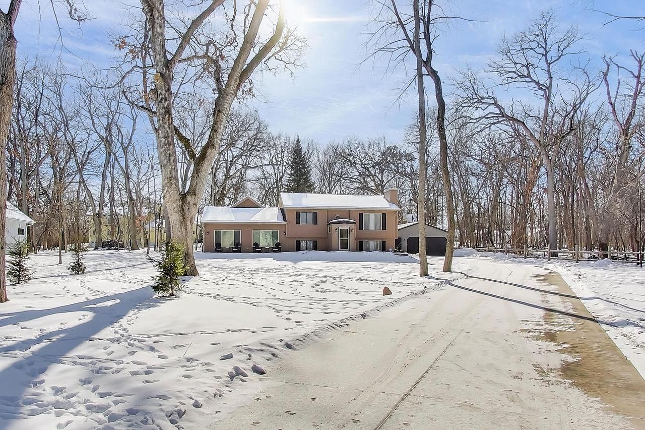 2403 Quiet Ln Delavan, WI 53115 - Thumbnail 2
