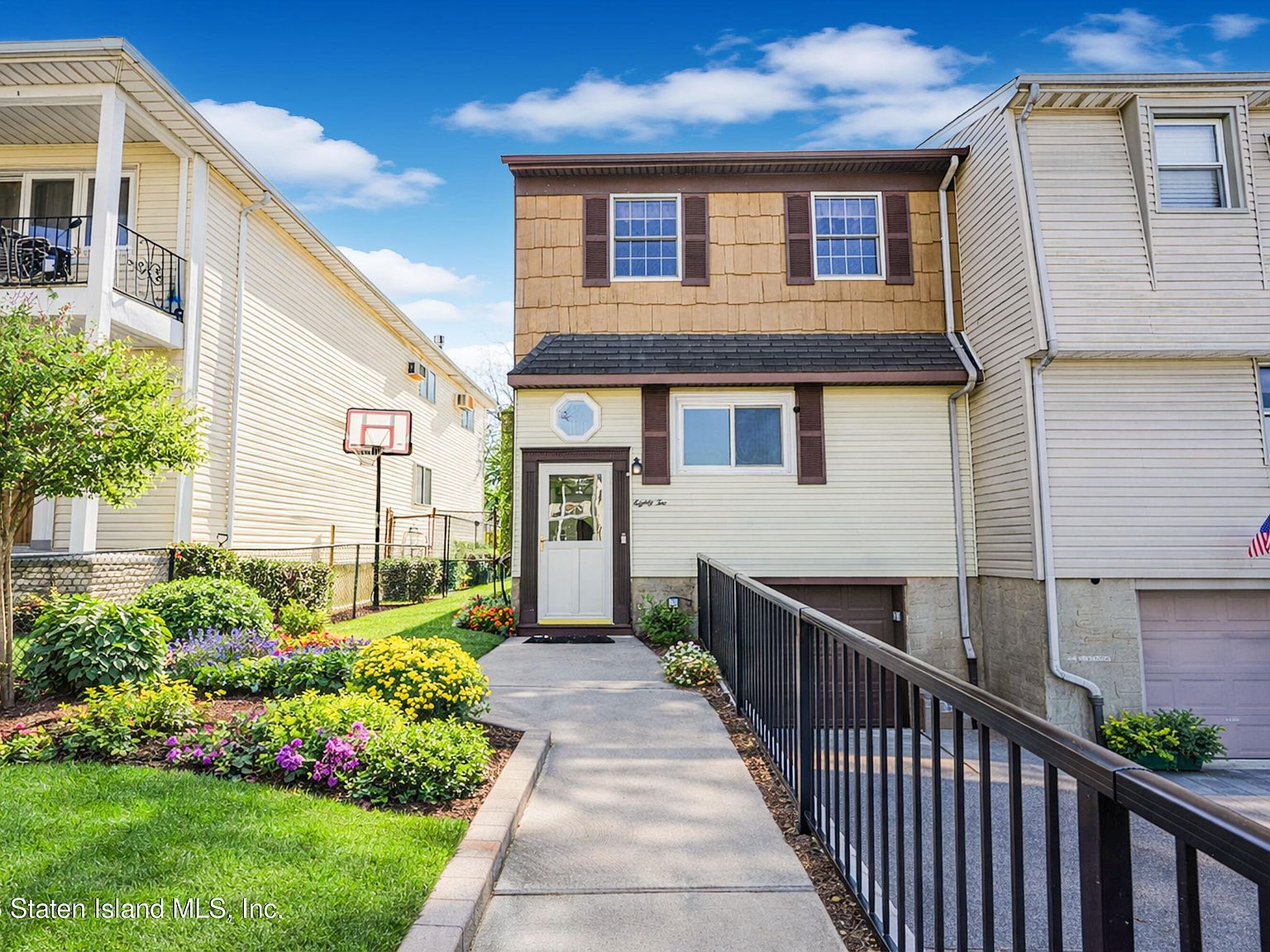 82 Birch Rd Staten Island, NY 10303 - Thumbnail 2