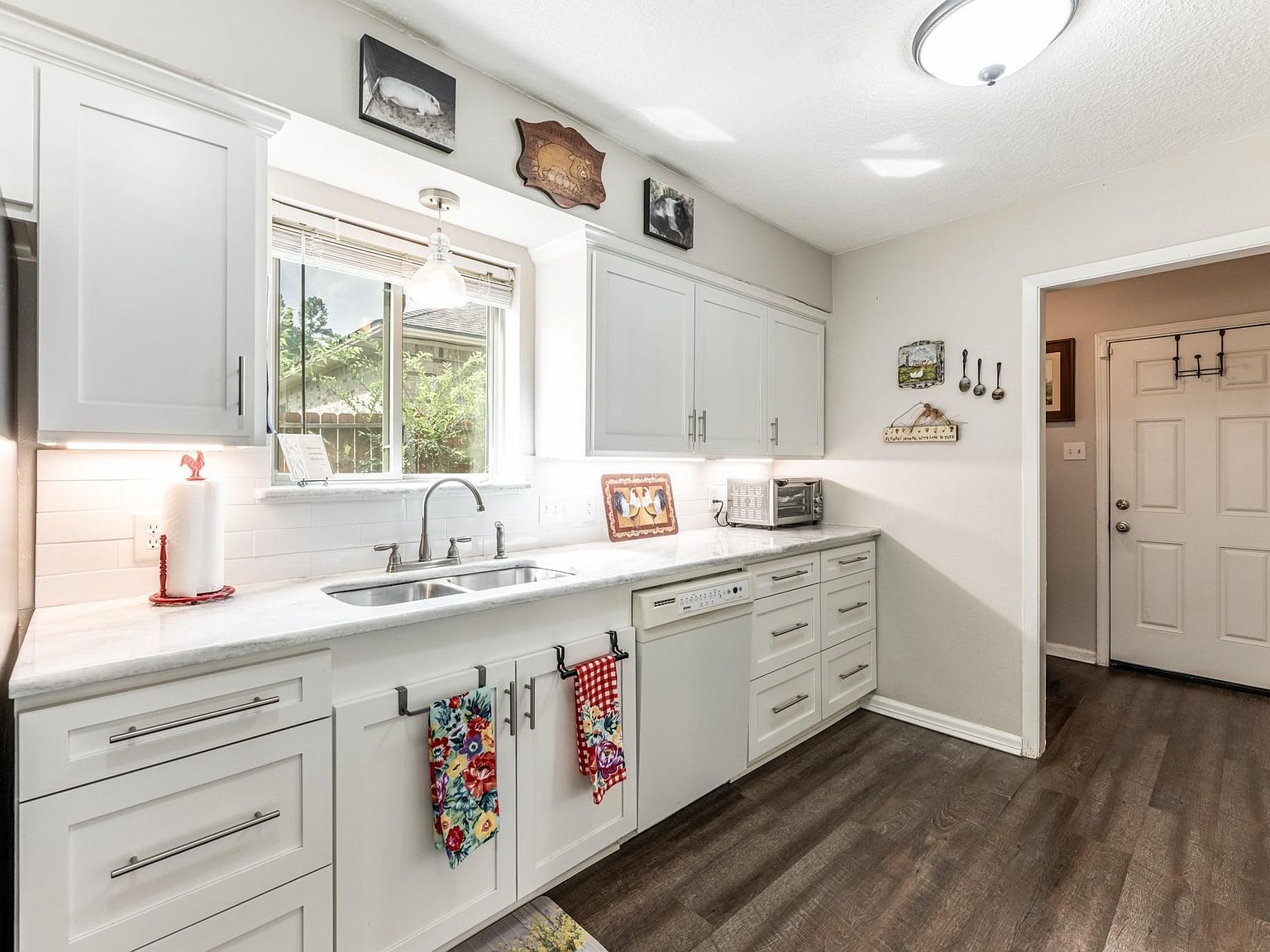 2115 Normal Park Dr Huntsville, TX 77340 - Thumbnail 2