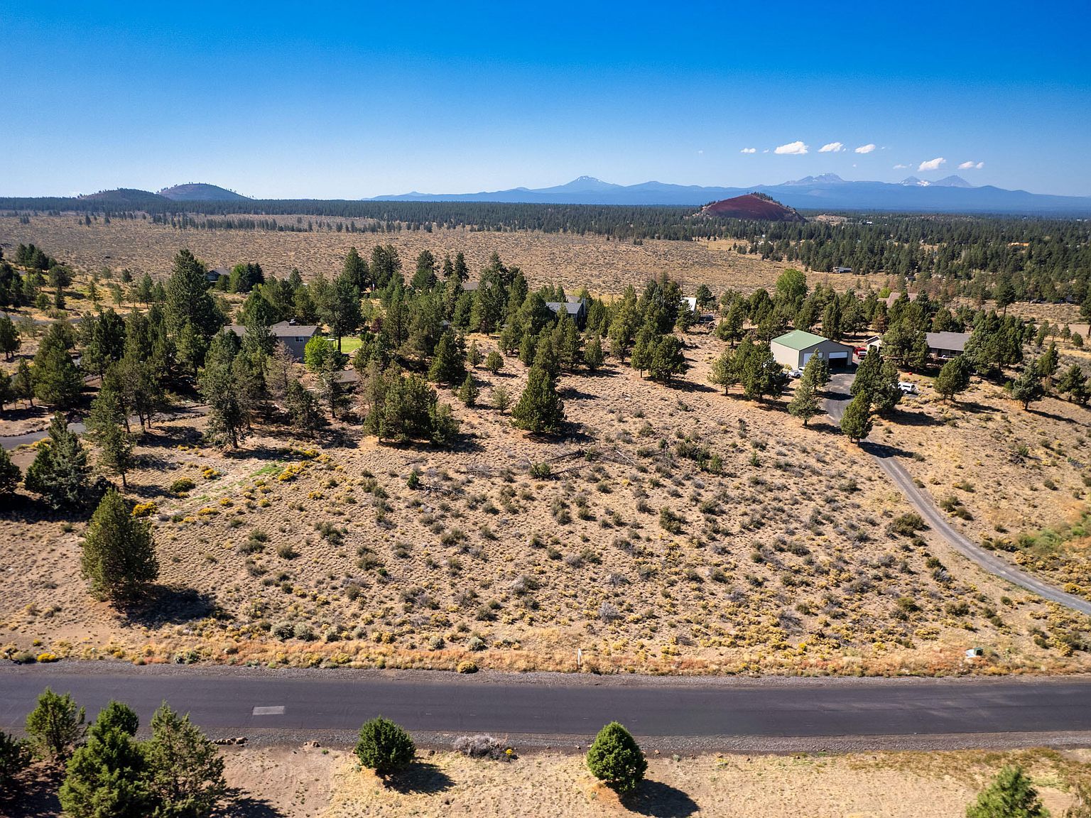 22535 Calgary Dr Bend, OR 97702 - Thumbnail 2