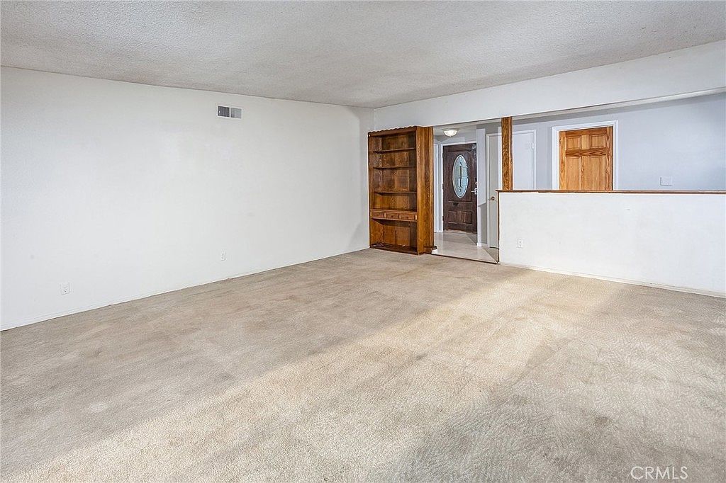 7915 Owensmouth Ave Canoga Park, CA 91304  | Single Family