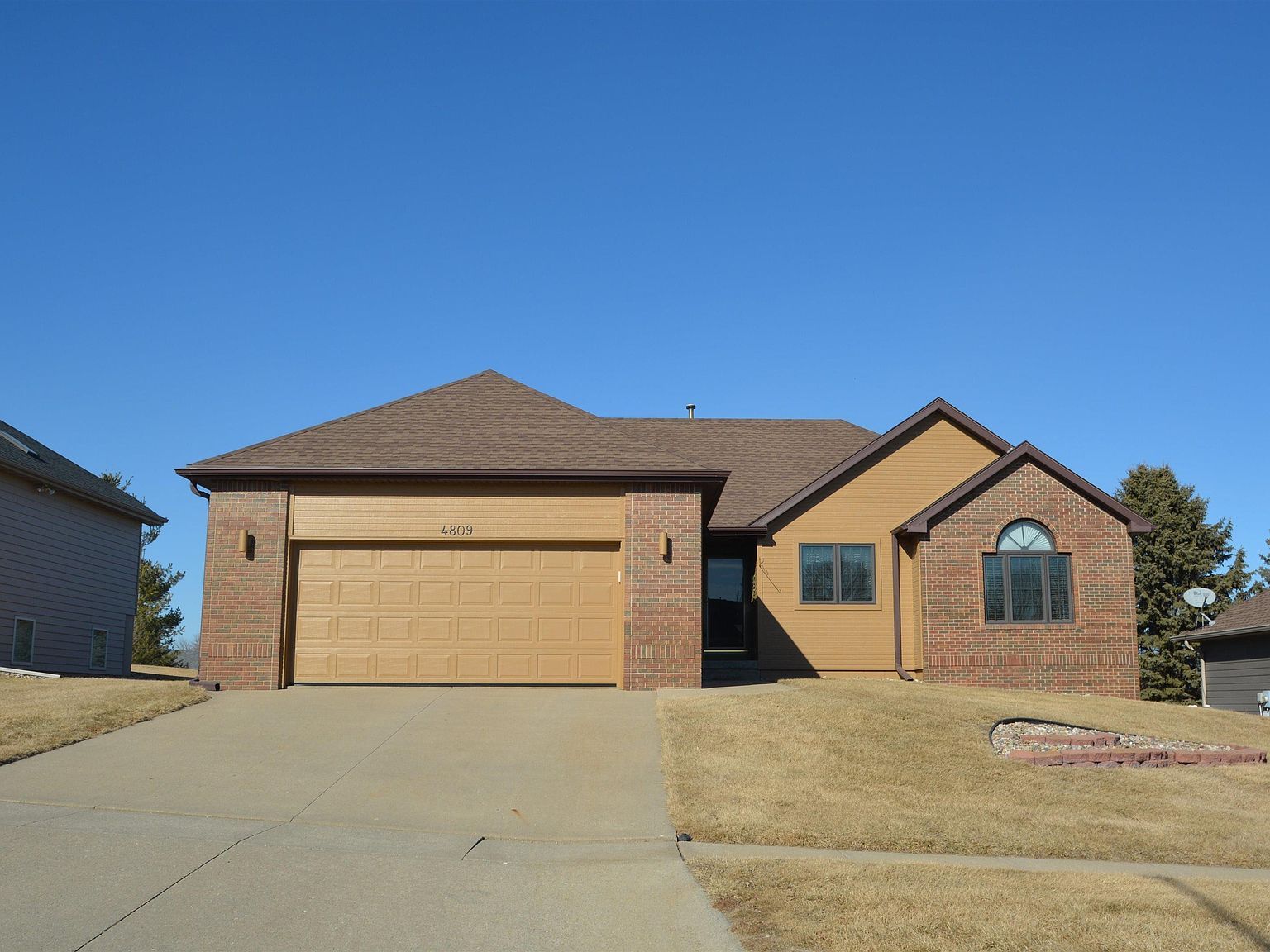 4809 Bradford Ln Sioux City, IA 51106 - Thumbnail 2