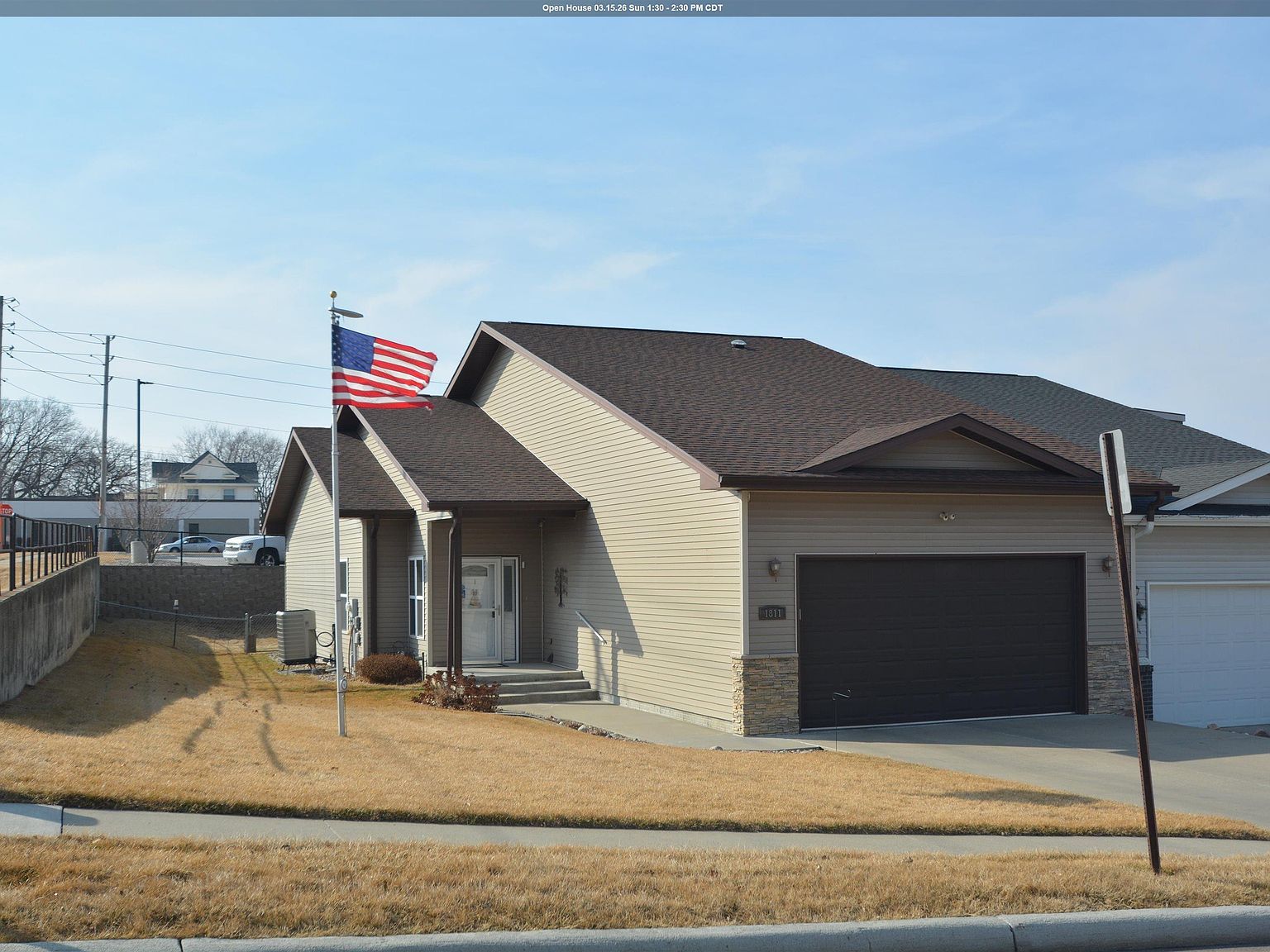 1811 S Saint Aubin St Sioux City, IA 51106 - Thumbnail 2