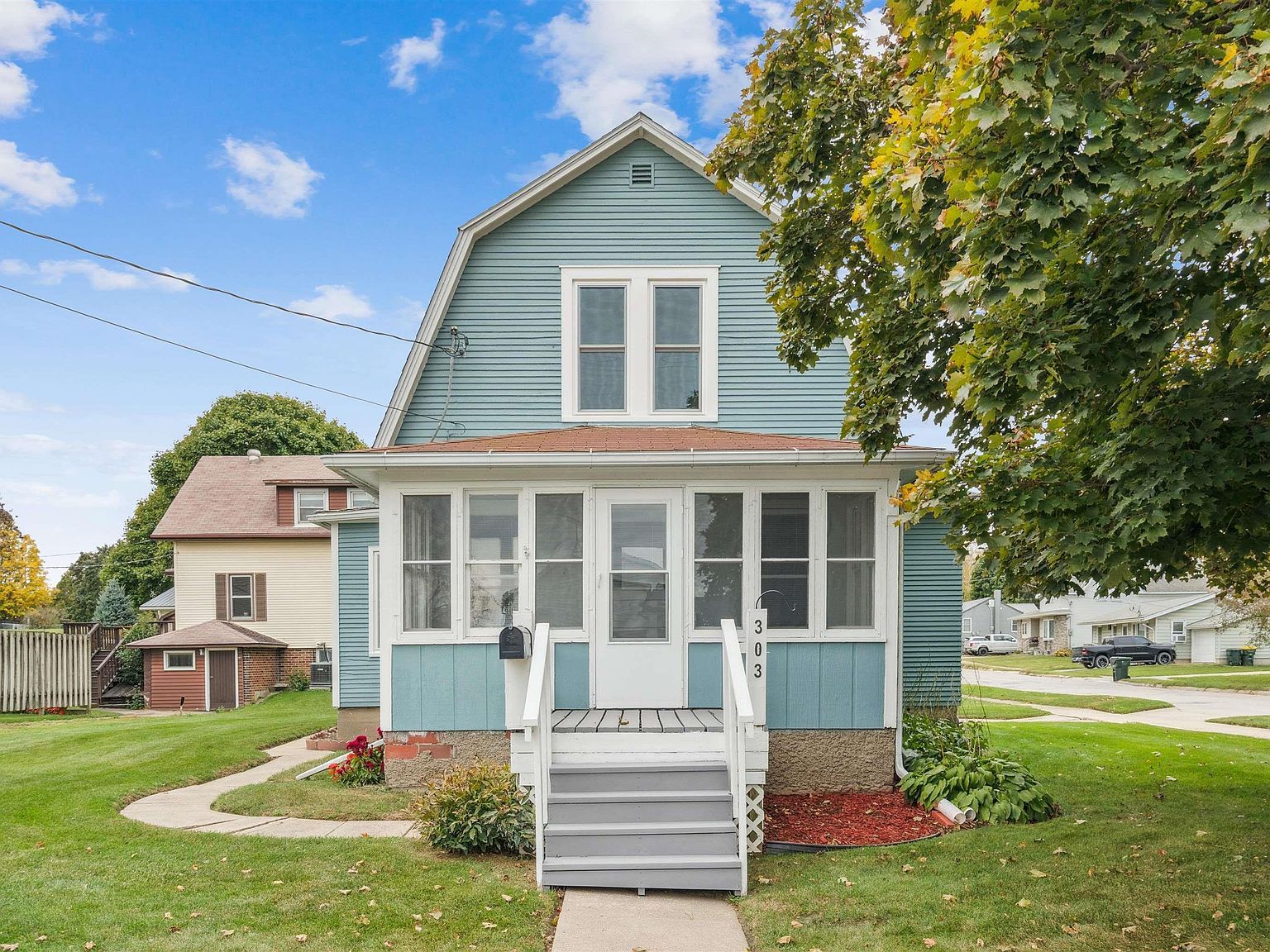 303 5th St SW Waukon, IA 52172 - Thumbnail 2