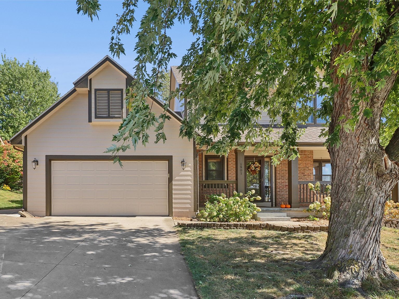 1901 NW 89th St Clive, IA 50325 - Thumbnail 2