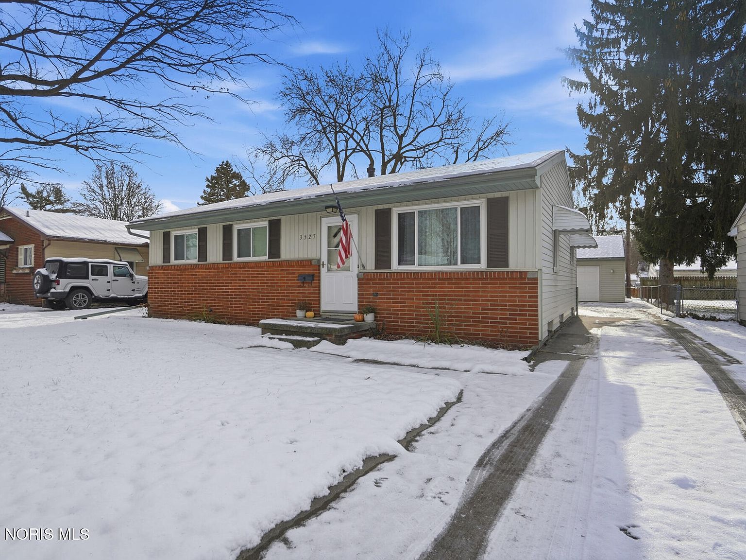 3527 Cedardale Ct Toledo, OH 43623 - Thumbnail 2