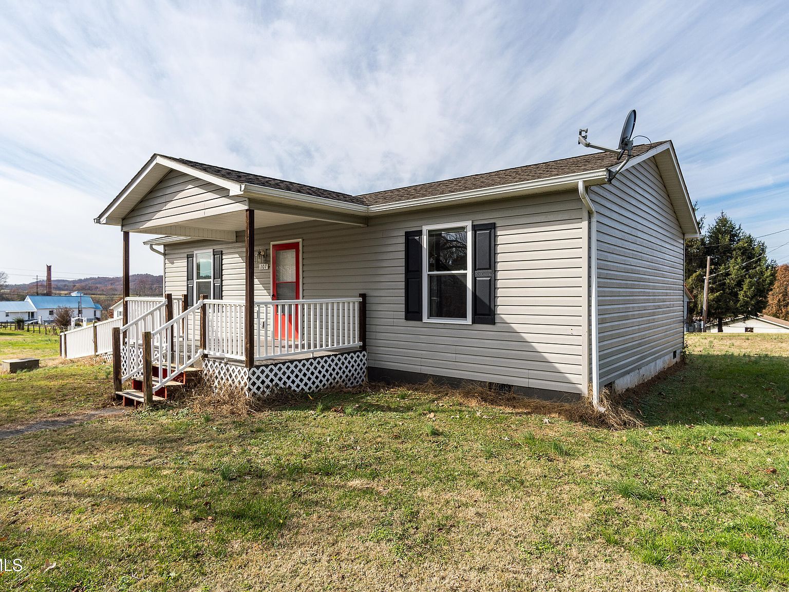 107 S 2nd St Watauga, TN 37694 - Thumbnail 2