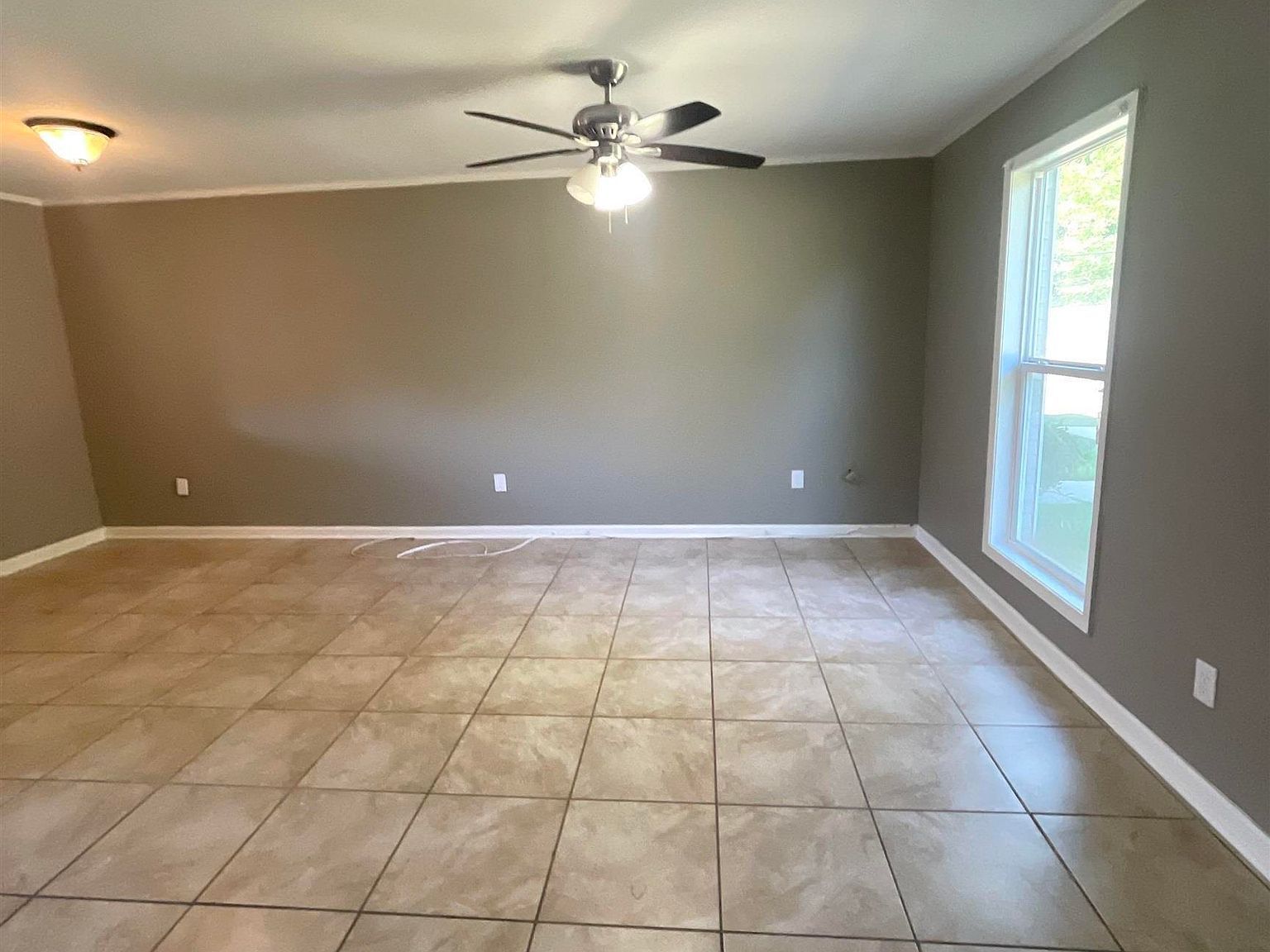 1763 Boulevard De Province APT C Baton Rouge, LA 70816 - Thumbnail 2