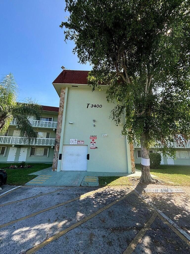 3400 Springdale Blvd APT 217 Palm Springs, FL 33461 - Thumbnail 2