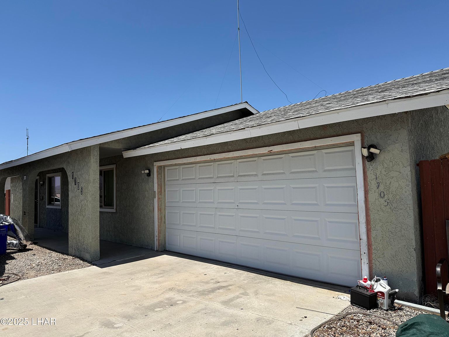 1705 Topaz Dr Lake Havasu City, AZ 86403 - Thumbnail 2