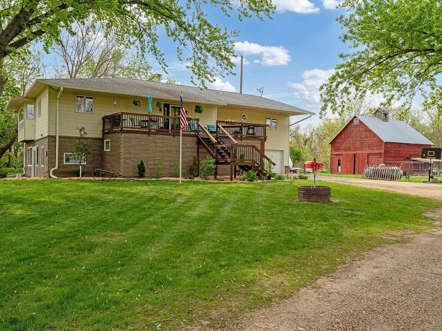 46614 316th St Vermillion, SD 57069 - Thumbnail 2