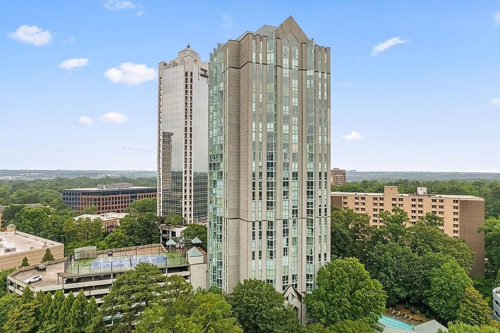 2870 Pharr Court South NW APT 203 Atlanta, GA 30305, 30305