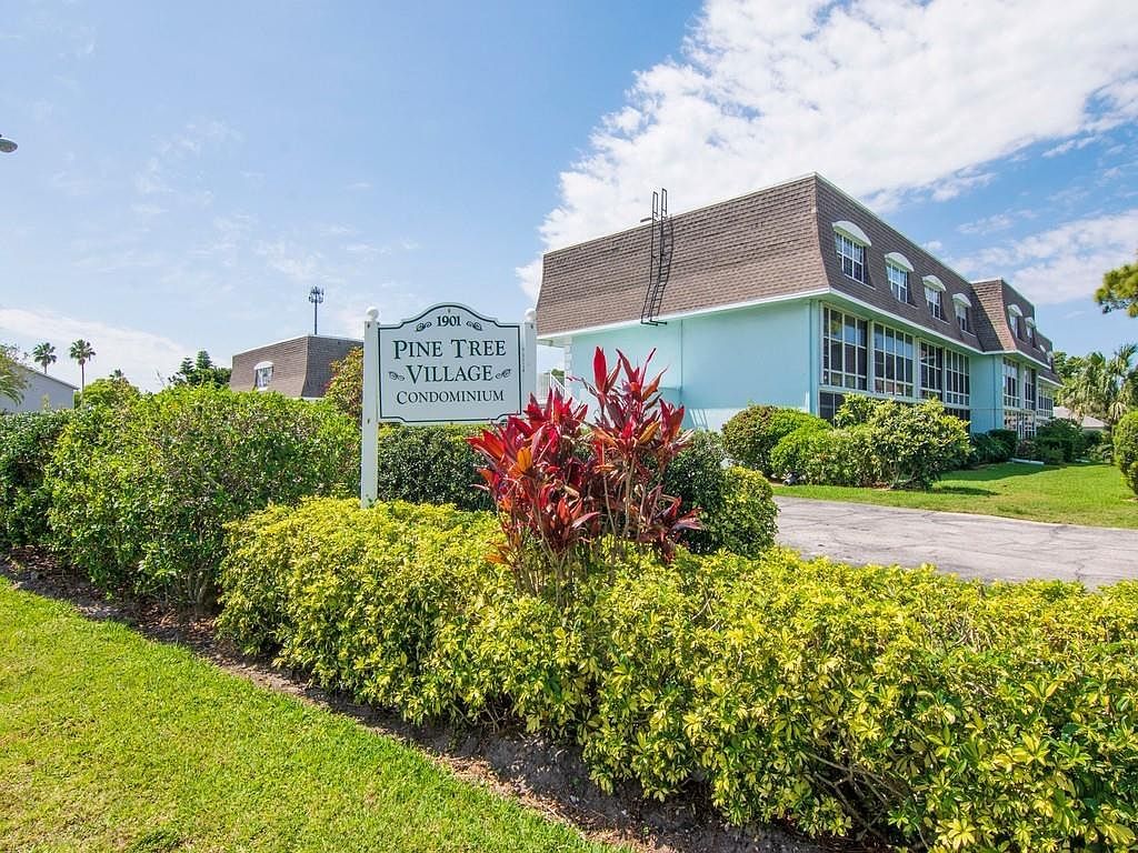 1901 Indian River Blvd Vero Beach, FL 32960 - Thumbnail 2