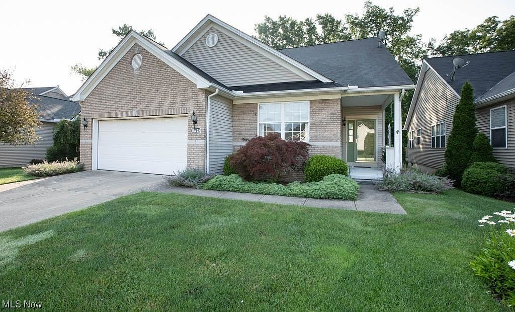 18249 Crystal Lakes Dr North Royalton, OH 44133 - Thumbnail 2