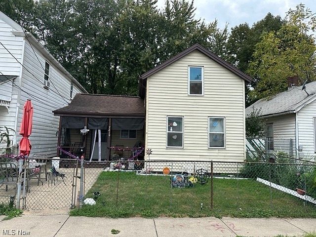 7610 Spafford Rd Cleveland, OH 44105 - Thumbnail 2