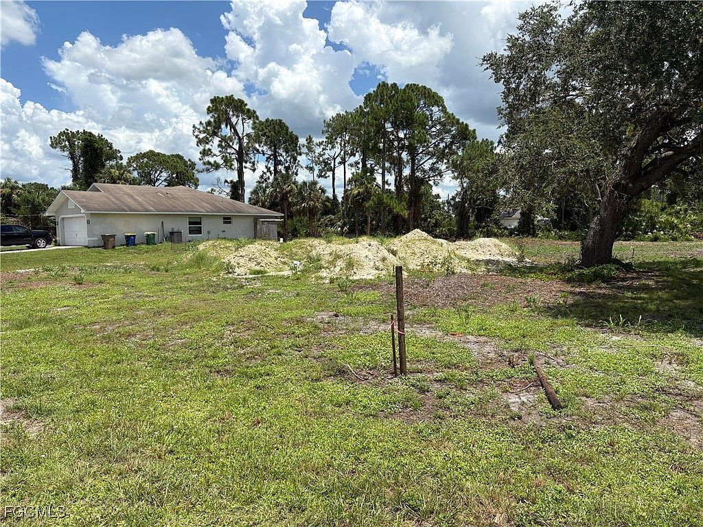 3738 Kemper St Fort Myers, FL 33905 - Thumbnail 2
