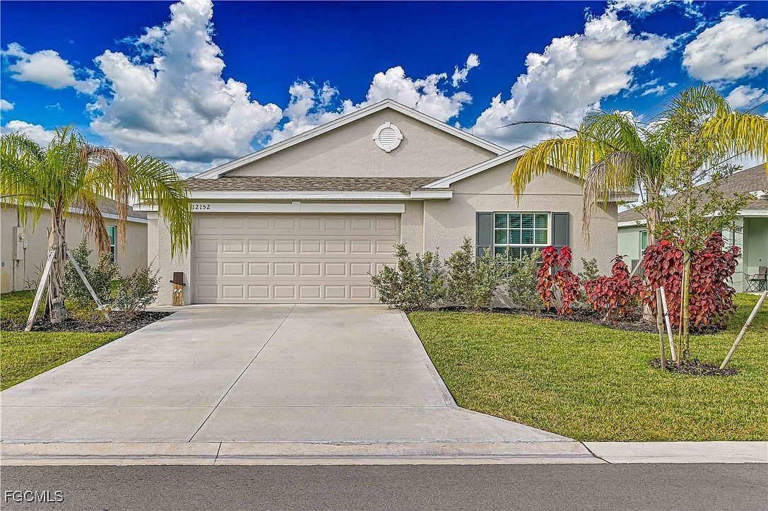 12152 Amber Waves Rd Lehigh Acres, FL 33974 - Thumbnail 2
