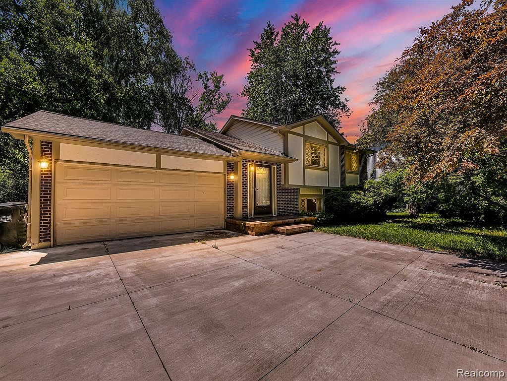 1347 Ruby Ave Rochester Hills, MI 48309 - Thumbnail 2