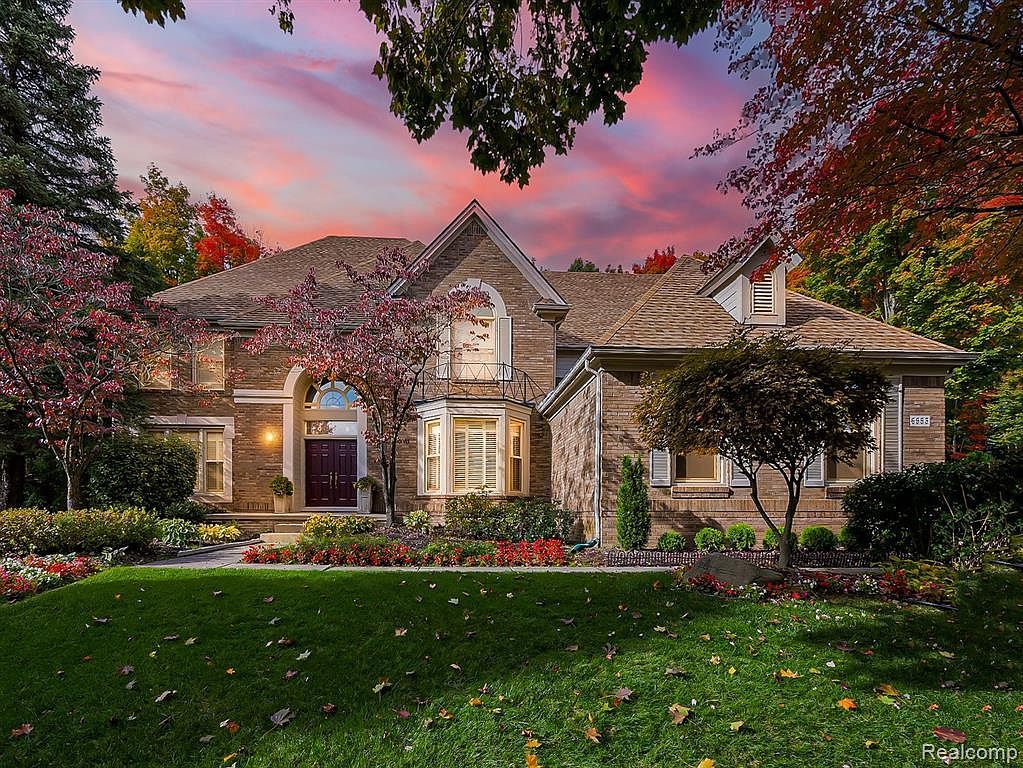 6993 Crosswell Dr West Bloomfield, MI 48322 - Thumbnail 2