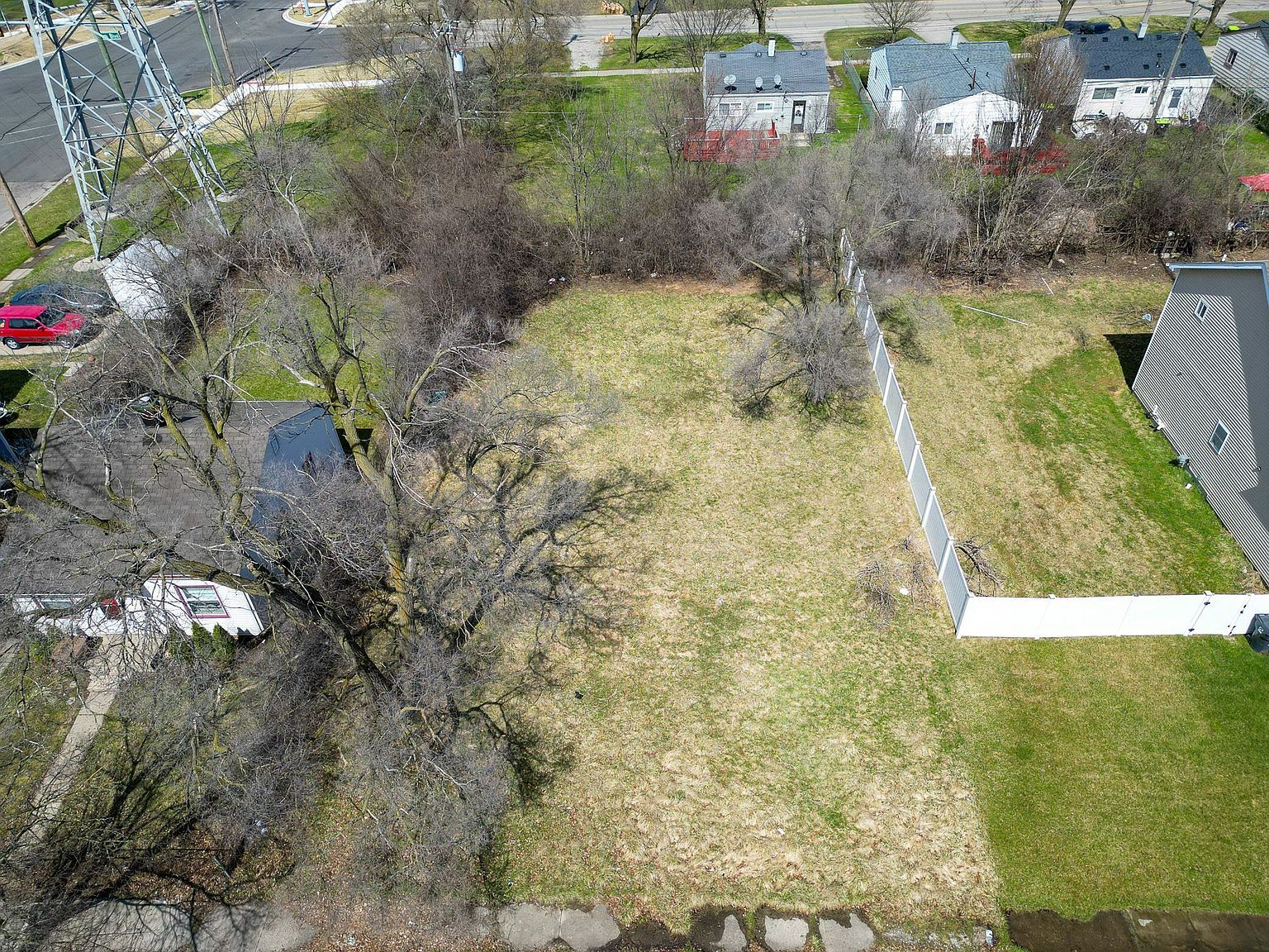 598 Montana Ave Pontiac, MI 48341 - Thumbnail 2