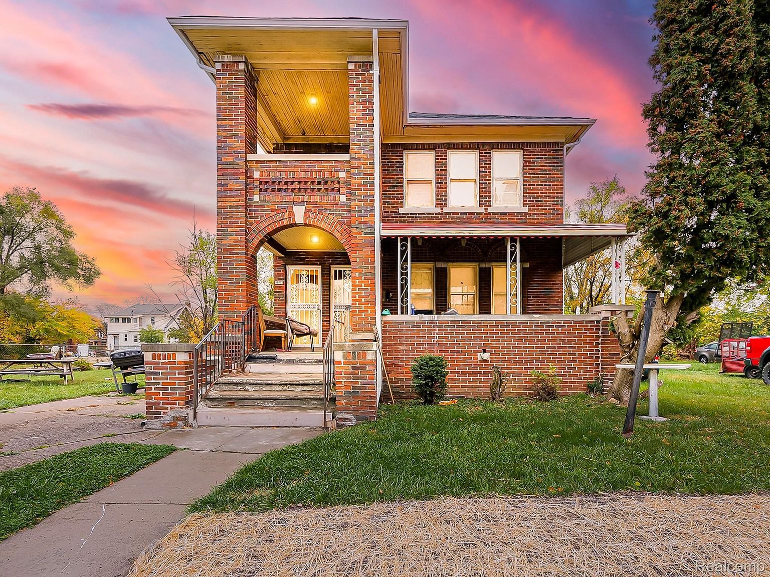 2209 Pasadena St Detroit, MI 48238 - Thumbnail 2