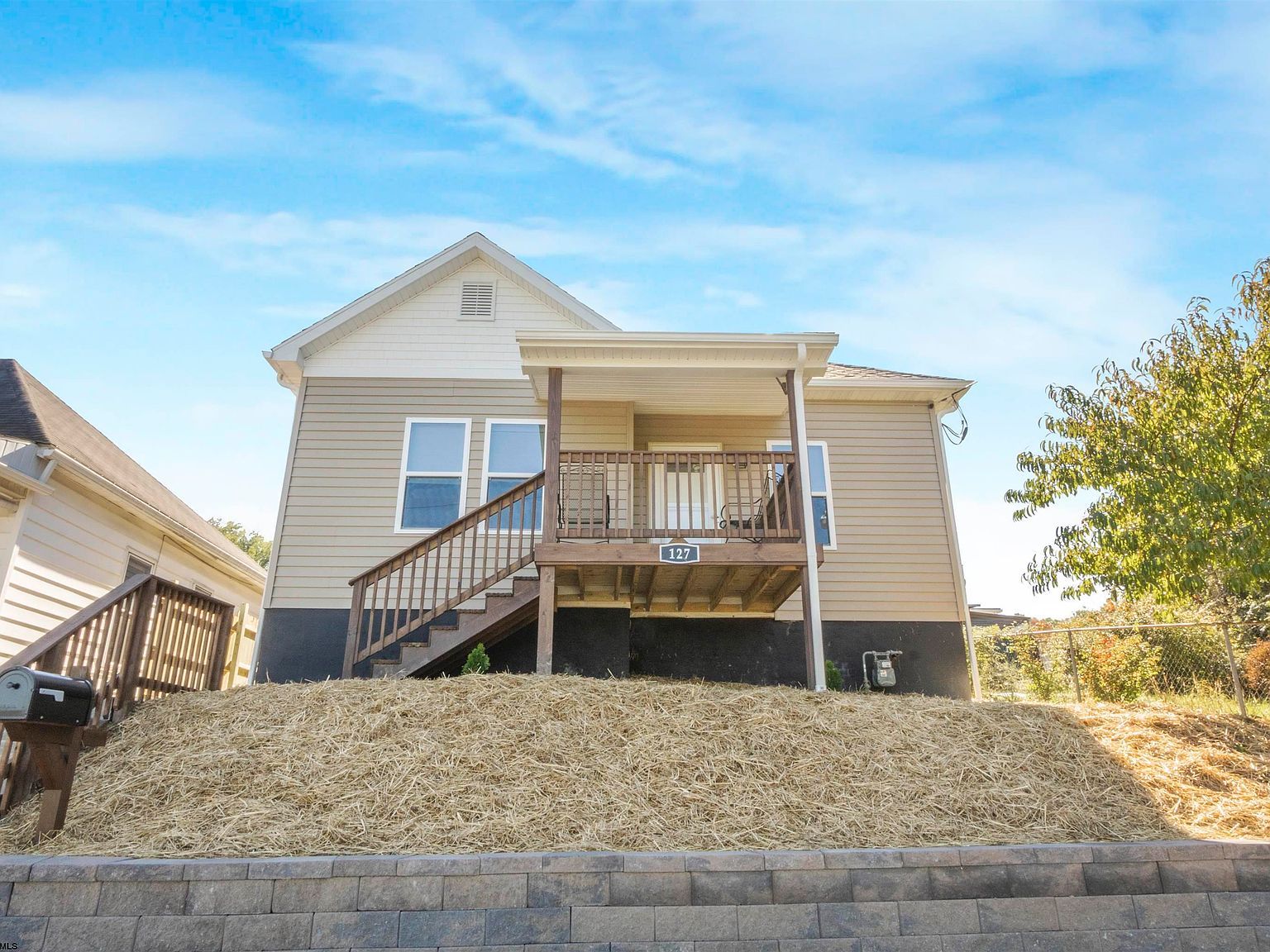 127 Floyd St Clarksburg, WV 26301 - Thumbnail 2