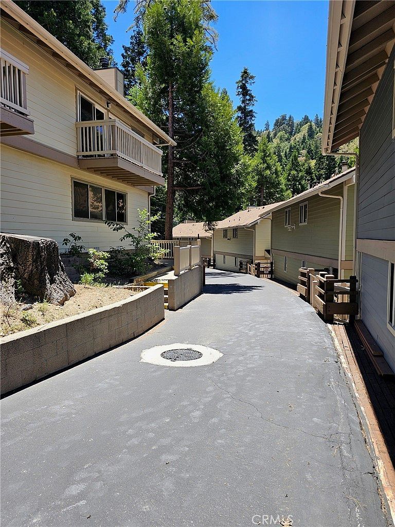 314 Canyon Crest Ln Lake Arrowhead, CA 92352 - Thumbnail 2
