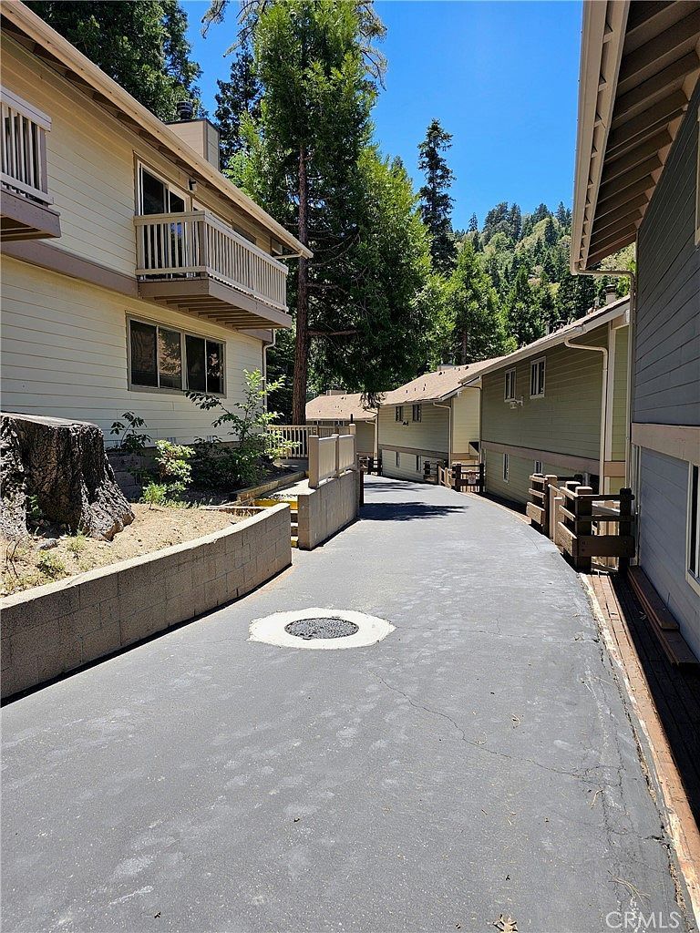 307 Canyon Crest Ln Lake Arrowhead, CA 92352 - Thumbnail 2