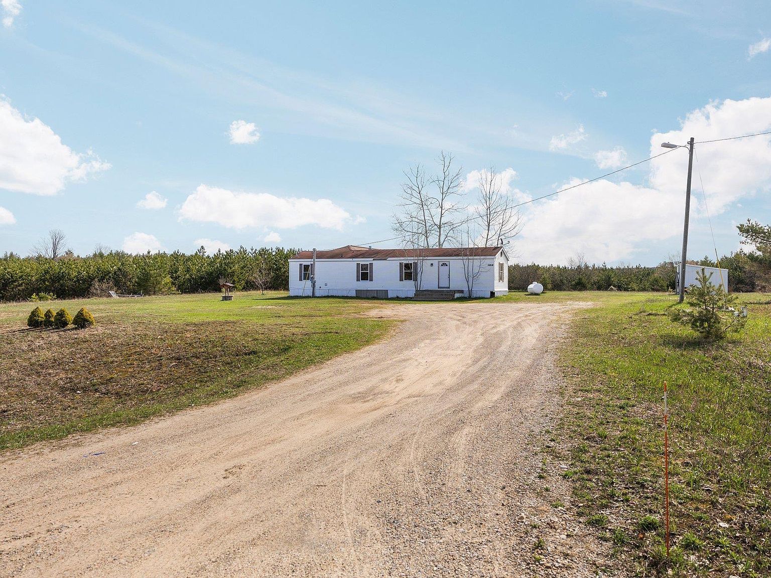 10841 Johnson Rd Mancelona, MI 49659 - Thumbnail 2