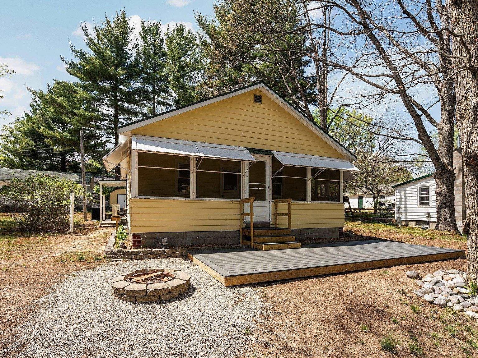 421 Howard St Fife Lake, MI 49633 - Thumbnail 2